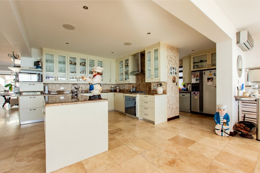 5 Bedroom Property for Sale in Calypso Beach Western Cape